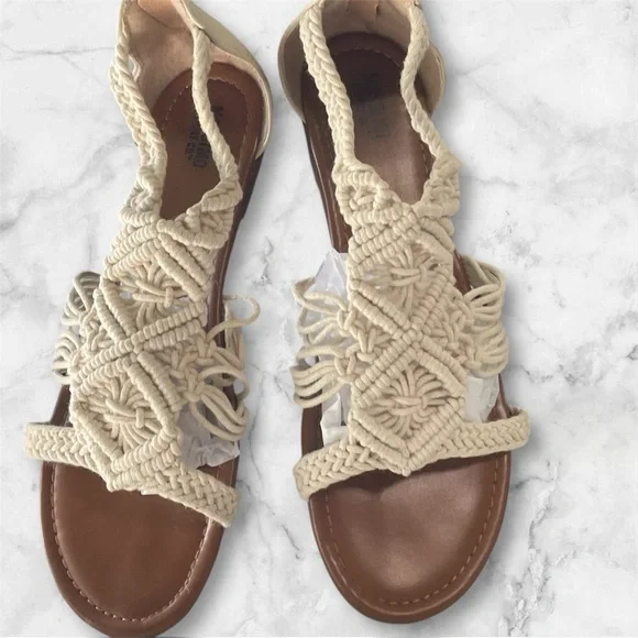 Mossimo sandals EUC size 7 1/2 macrame cream color zipper back flats - Picture 4 of 7